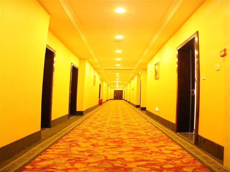Greentree Inn Guangdong Shantou Gurao Gugui Road Business Hotel Екстер'єр фото